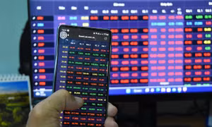 VN-Index mất mốc 1.500 điểm, khối ngoại 'xả' mạnh loạt cổ phiếu