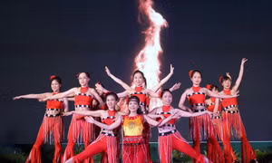 Bóng hồng Học viện Quân y thể hiện tài năng, nét duyên dáng