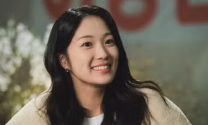 Knet phẫn nộ vì đạo diễn "Lovely Runner" chê bai ngoại hình Kim Hye Yoon