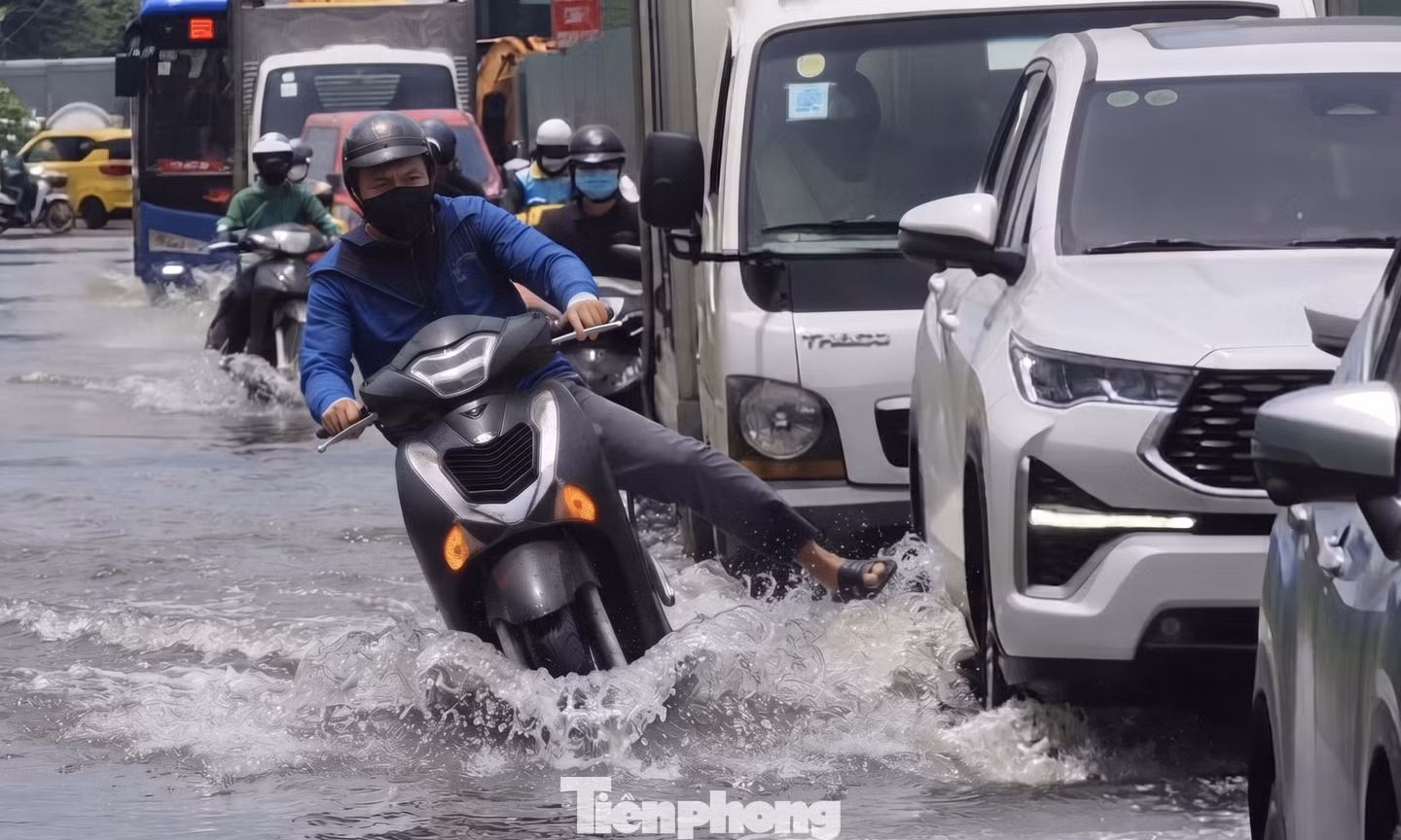 Giải cứu đường Lương Định Của