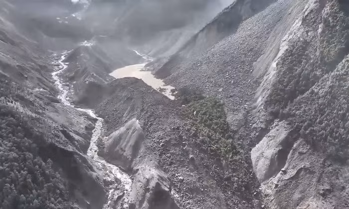 Cảnh báo về hồ nước mới hình thành ở biên giới Nepal - Trung Quốc