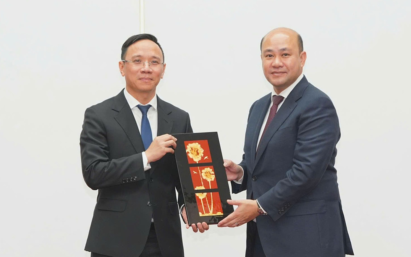 Chủ tịch Hội LHTN Campuchia thăm và làm việc tại Hải Phòng Chủ tịch Hội LHTN Campuchia thăm và làm việc tại Hải Phòng
