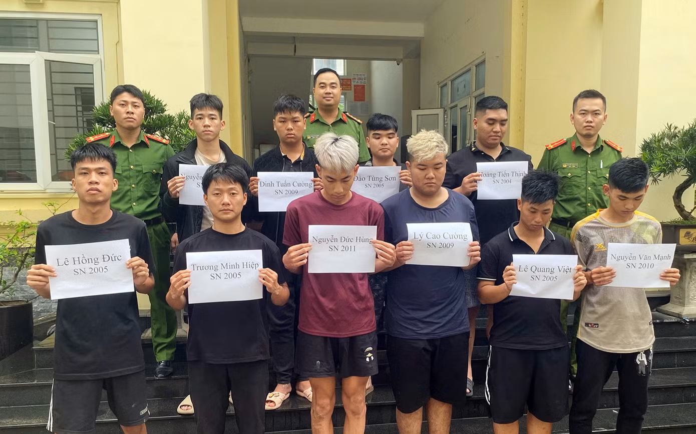Bắt nh&oacute;m đối tượng ch&eacute;m nhầm người ở Hải Ph&ograve;ng trong vụ &aacute;n g&acirc;y r&uacute;ng động - Ảnh 2.