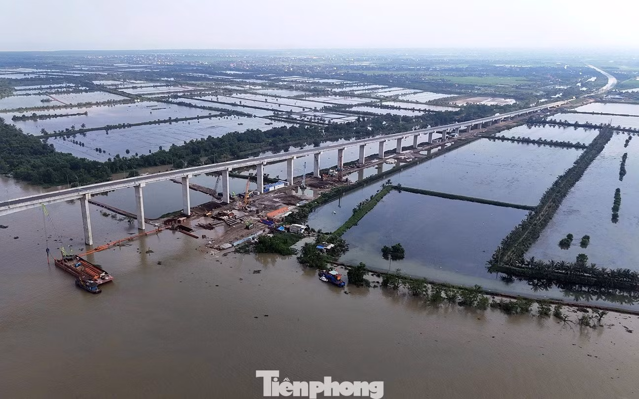 tp-cau-van-uc-4.jpg