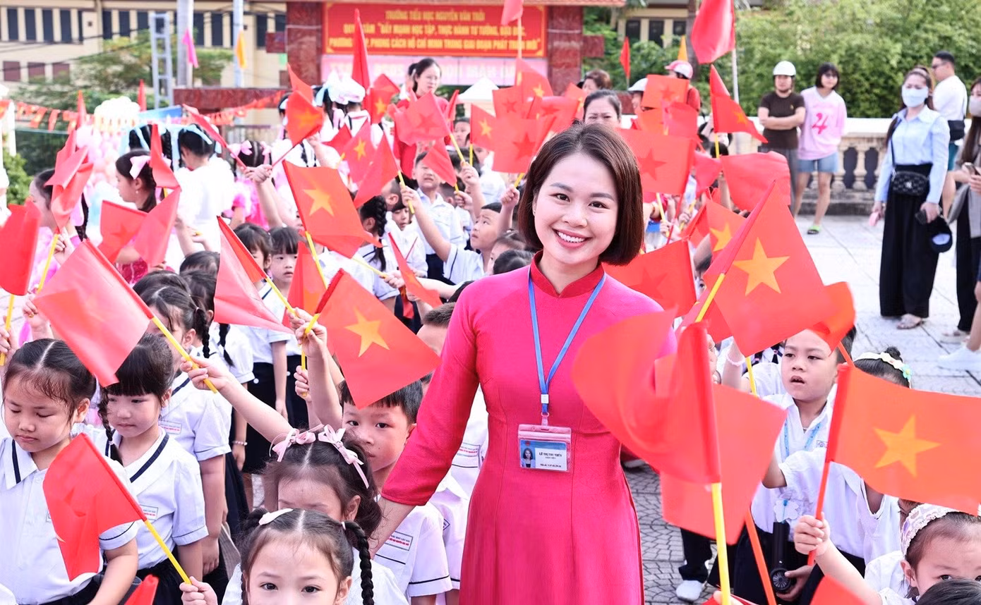 Thủ tướng Lê Minh Hưng: Muốn đất nước mạnh, cần có con người giỏi ảnh 62