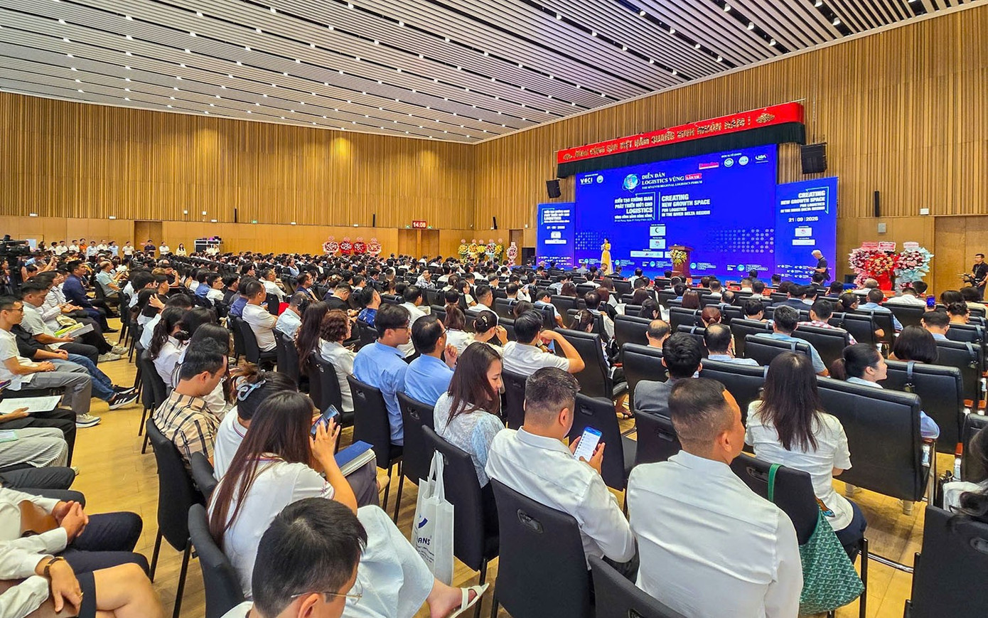 Phó Thủ tướng: Đưa logistics trở thành ngành kinh tế dịch vụ quan trọng