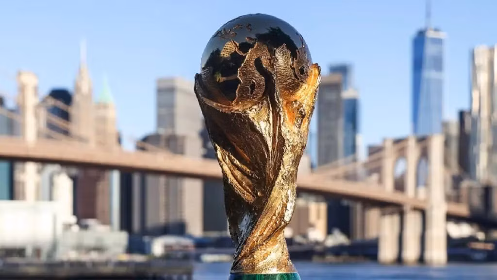 trofi-piala-dunia-seleccion-espanola.jpg