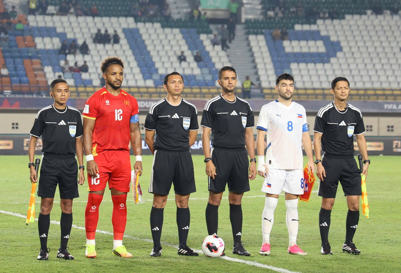 Trực tiếp Việt Nam vs Philippines 1-0 (hết H1): Hiệp đấu đúng ý đồ Trực tiếp Việt Nam vs Philippines 1-0 (hết H1): Hiệp đấu đúng ý đồ