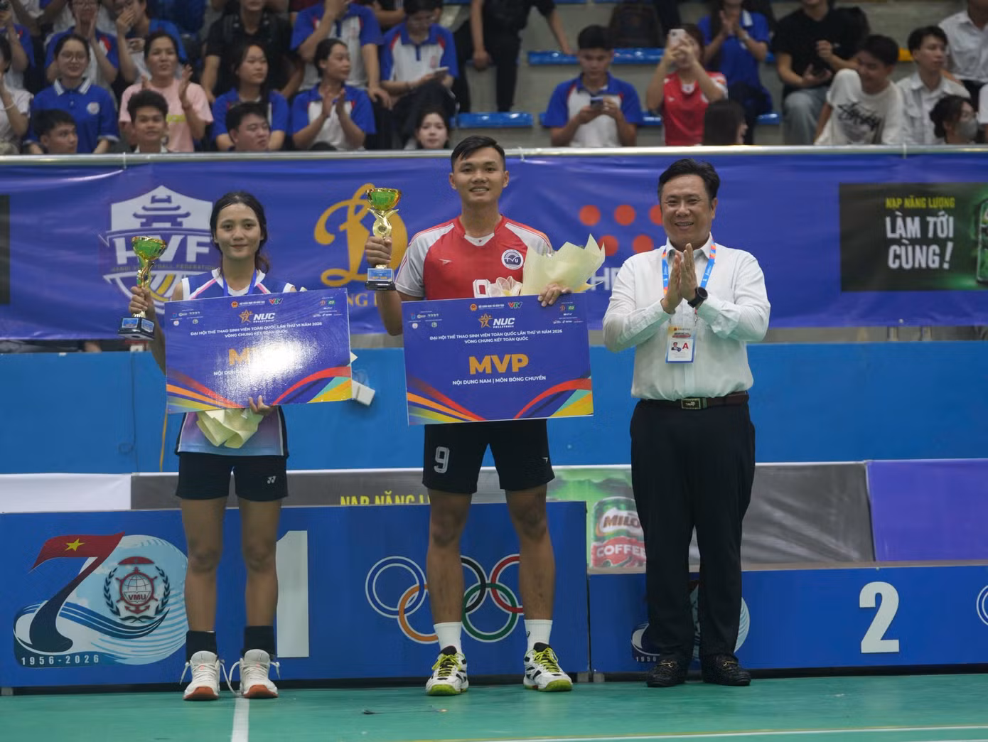 mvp-nam-nuc-bong-chuyen-2026-le-quang-tam-cua-dh-tra-vinh-mvp-nu-ho-thi-kim-dung-truong-dh-tdtt-da-nang.jpg