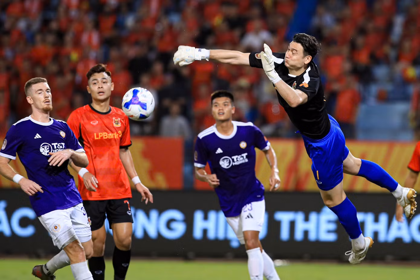 ha-noi-fc-vs-ninh-binh-fc-4.jpg