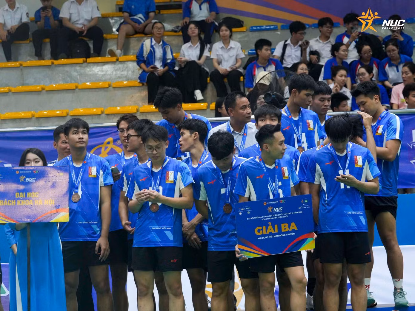 dai-hoc-bach-khoa-ha-noi-hang-3-nuc-bong-chuyen-nam.jpg