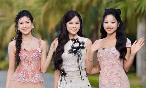 25 cô gái Hoa hậu Việt Nam chờ bước lên sân khấu Fest 'Chạm Việt Nam 2' ở phố đi bộ Trần Nhân Tông