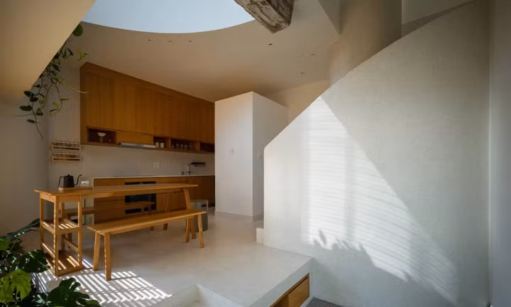 Nhà cuối hẻm gây ấn tượng với cầu thang xoắn