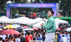 Một ngày 'cháy' với Sóng Festival trên phố đi bộ Trần Nhân Tông - Hà Nội