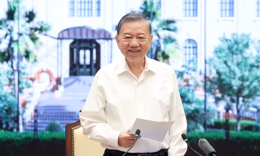 Không đồng nhất nhân tài với người có bằng cấp cao, thâm niên công tác