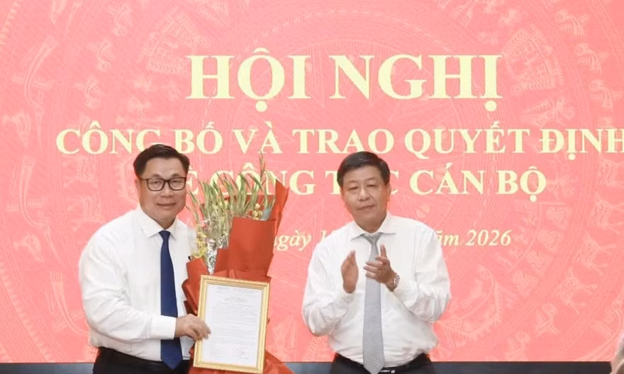 Tân Giám đốc Sở Nội vụ Hà Nội Nguyễn Quang Hiếu nhận nhiệm vụ