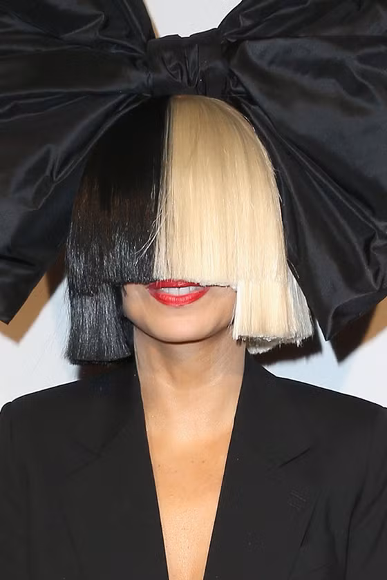 Sau Katy Perry, Justin Bieber, đến lượt Sia bán bản quyền âm nhạc thu về nghìn tỷ