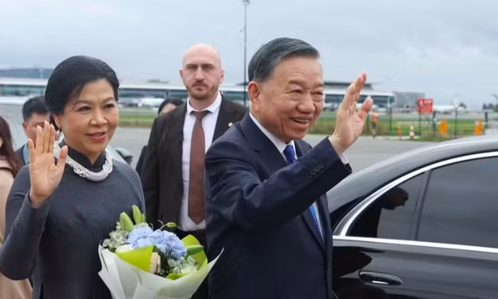 Tổng Bí thư, Chủ tịch nước và Phu nhân bắt đầu thăm chính thức EU và Bỉ