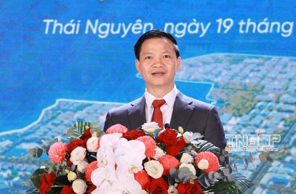 Chủ tịch UBND tỉnh Thái Nguyên Vương Quốc Tuấn phát biểu tại lễ khởi công (ảnh: TNO)