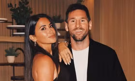 Argentina có Messi, và Messi có Antonela Roccuzzo