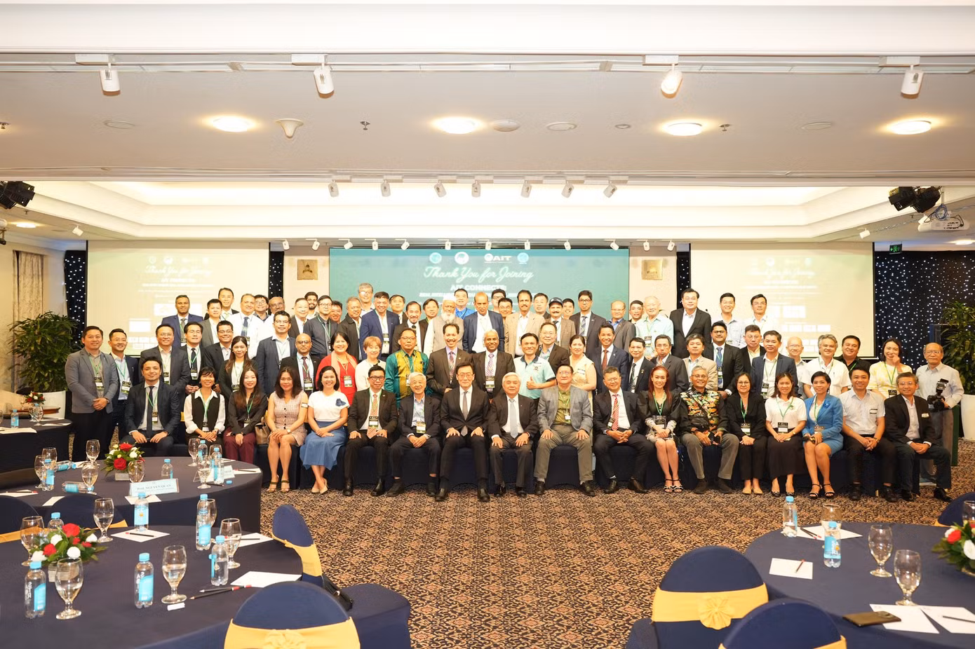 giao-su-huynh-ngoc-phien-cung-ban-co-van-ait-ket-noi-tri-tue-viet-vuon-tam-quoc-te.jpg