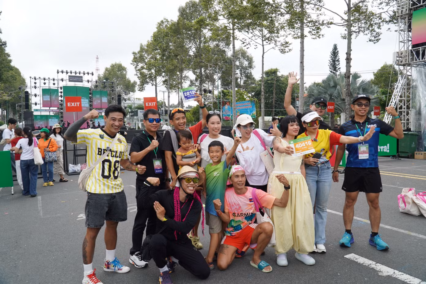 anh-3-cacs-van-dong-vien-hao-hung-truoc-gio-chay.jpg