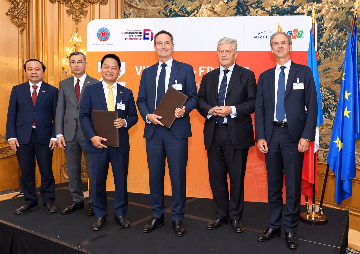 anh-1-ong-nguyen-ngoc-nghi-pho-tong-giam-doc-tt-group-chu-tich-tt-energy-group-va-ong-arnaud-lenail-chouteau-pho-chu-tich-cap-cao-kiem-tong-giam-doc-totale.jpg