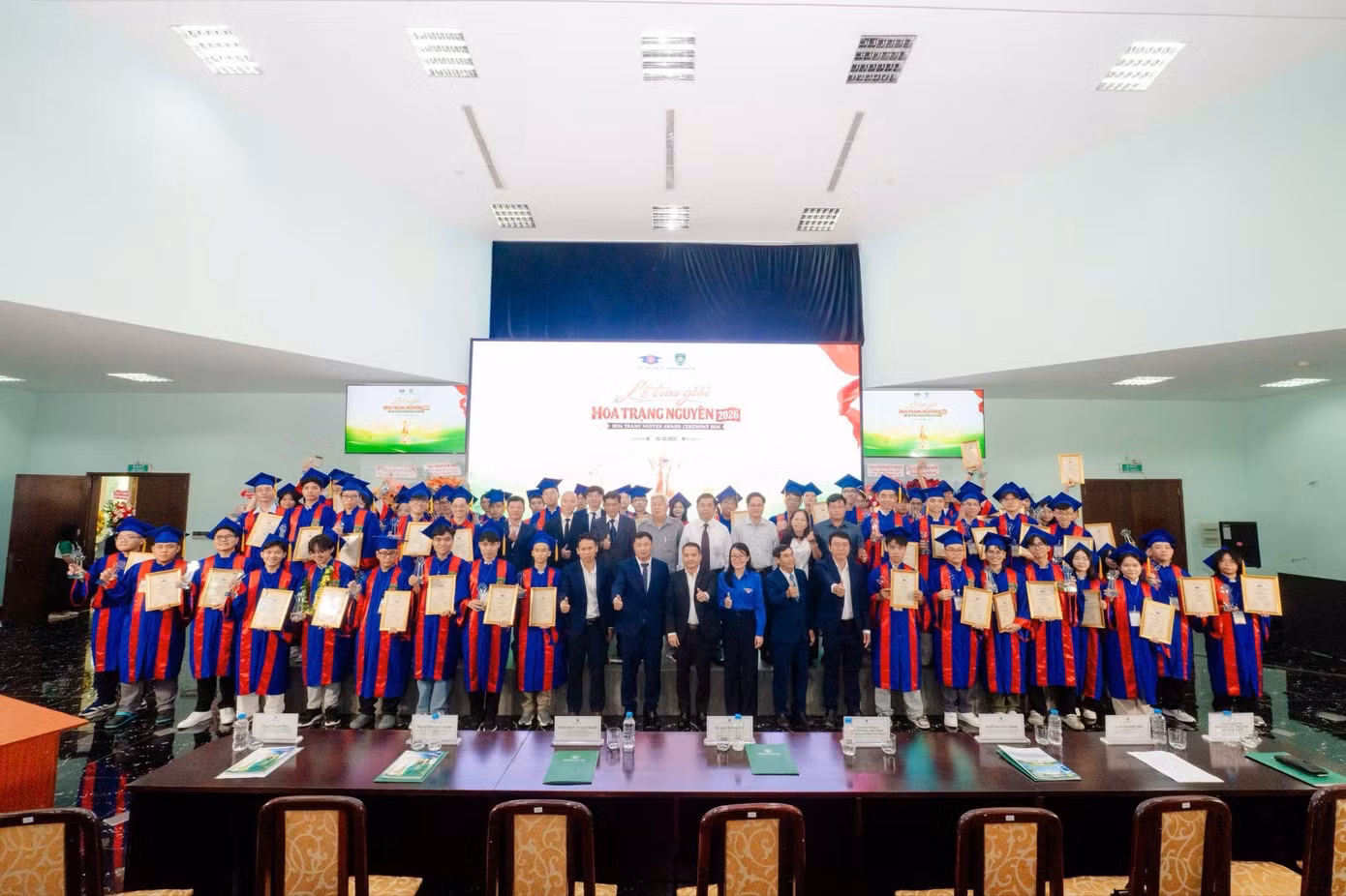 Giải thưởng Hoa Trạng Nguyên mùa thứ 14: Vinh danh 62 học sinh giỏi quốc gia và cấp tỉnh ảnh 1