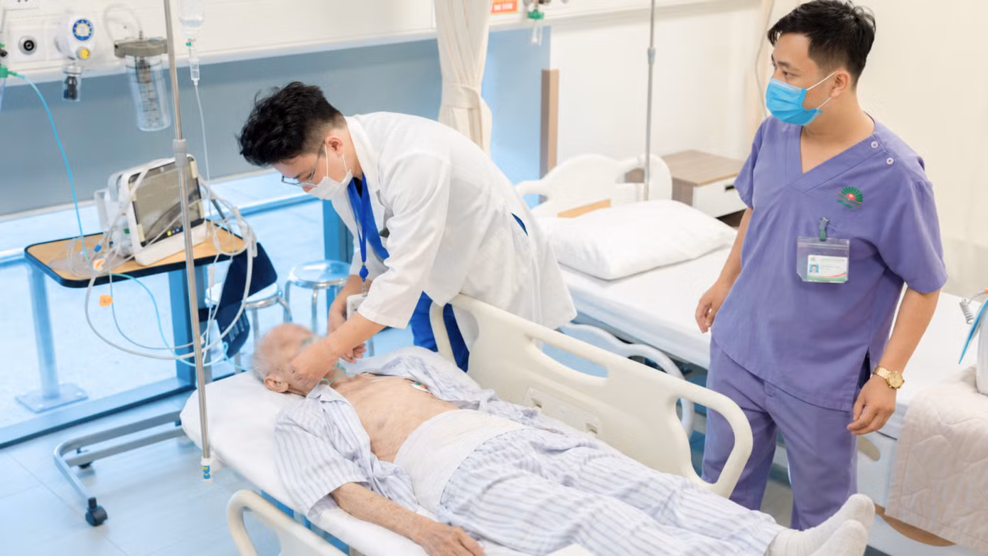 Cụ ông 87 tuổi thoát liệt sau đột quỵ nặng nhờ phối hợp điều trị đa chuyên khoa ảnh 1 Cụ ông 87 tuổi thoát liệt sau đột quỵ nặng nhờ phối hợp điều trị đa chuyên khoa ảnh 1