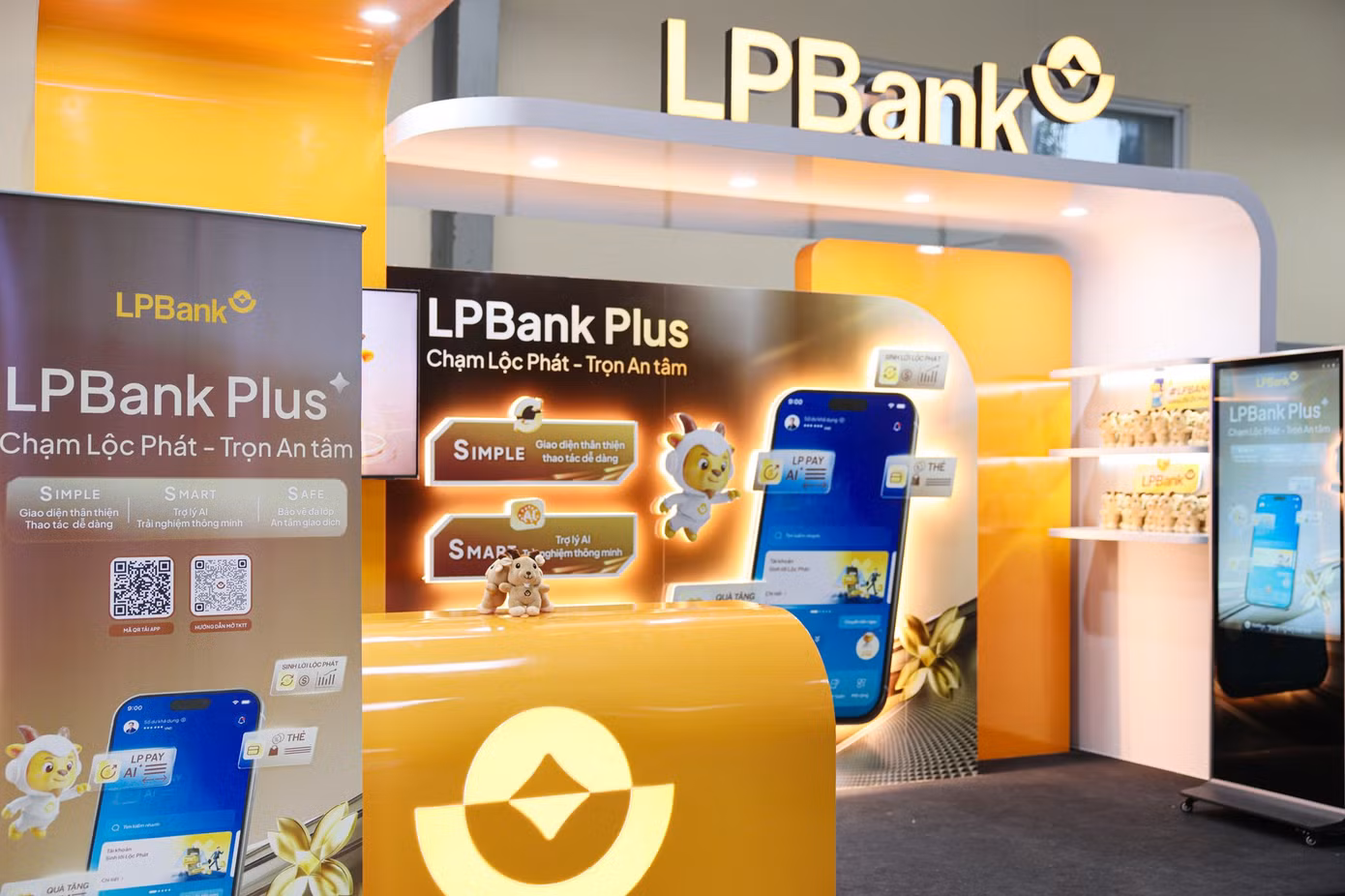 lpbank-cds-5.jpg