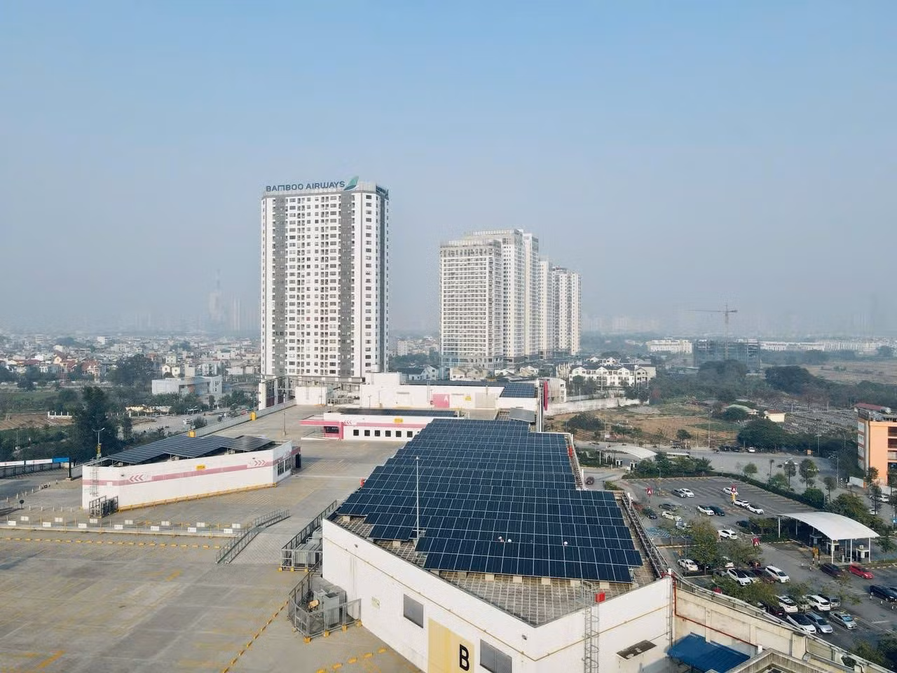 Hệ thống pin năng lượng mặt trời lắp đặt tại Trung tâm thương mại Aeon mall Hà Đông