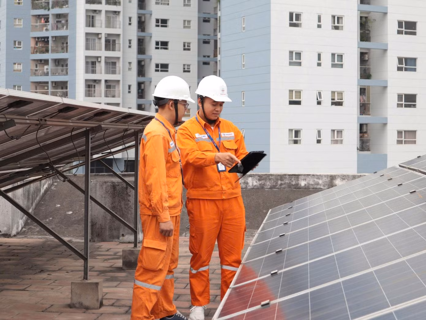 Những công trình sử dụng nhiều điện vào ban ngày sẽ có điều kiện thuận lợi để khai thác nguồn điện mặt trời ngay khi hệ thống phát điện