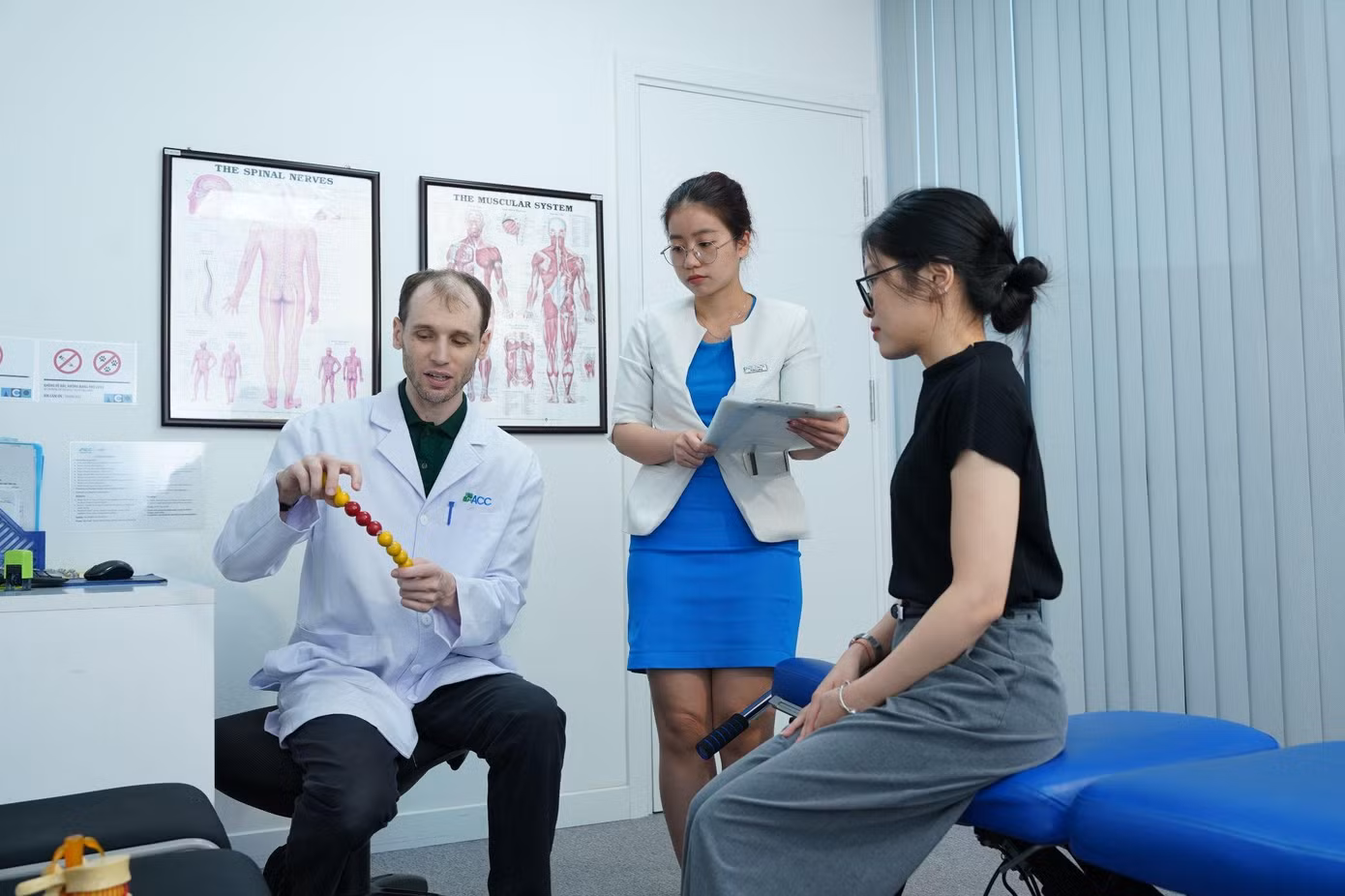 Trị liệu Thần kinh Cột sống (Chiropractic) giúp phụ nữ mang thai giải phóng áp lực khung chậu hiệu quả.