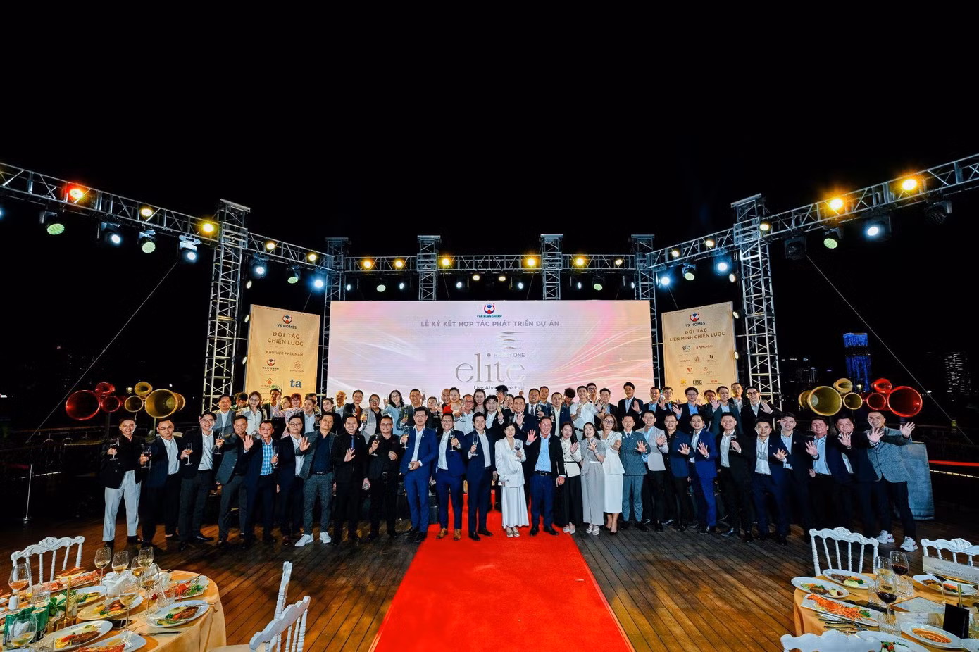 Lễ ký kết hợp tác phát triển dự án Happy One Elite quy tụ mạng lưới các đại lý hợp tác và liên minh đại lý phân phối uy tín.
