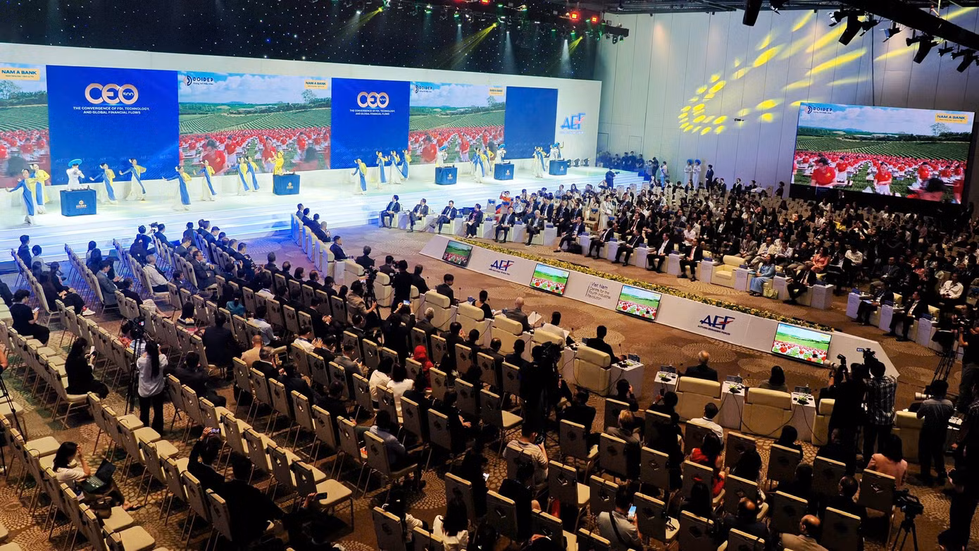 CEO 500 – Tea Connect được mở màn bằng nghi thức mời trà quốc tế.