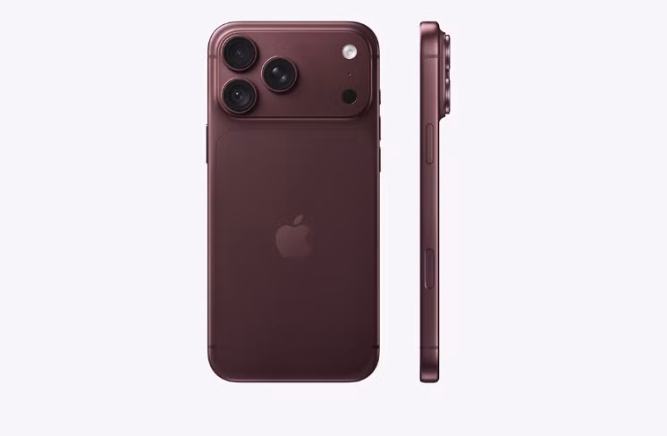 Apple tiếp tục sử dụng hệ thống ba camera gồm camera chính Fusion 48MP, camera góc siêu rộng 48MP và camera telephoto 48MP