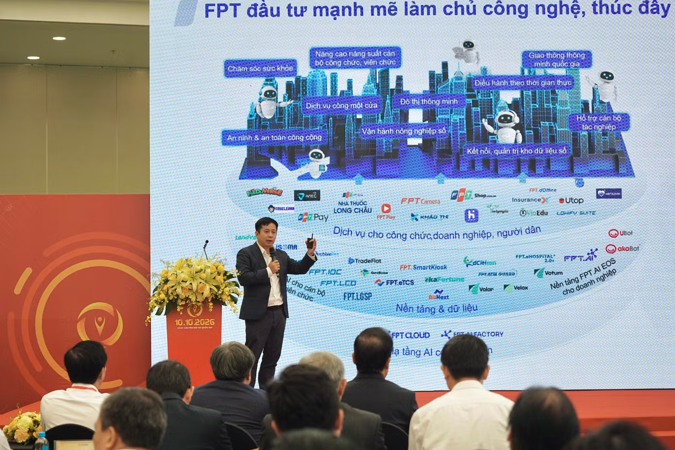 Ông Lê Hồng Việt, Tập đoàn FPT, trình bày tham luận tại Lễ kỷ niệm hưởng ứng Ngày Chuyển đổi số quốc gia năm 2026. Ảnh: Lưu Quý.
