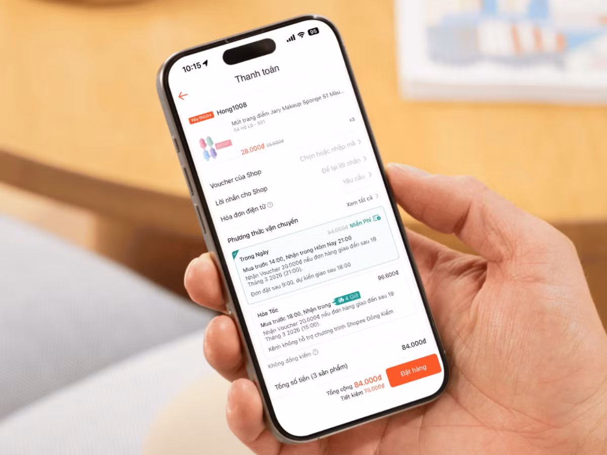 Shopee không thu thêm bất kỳ khoản phí nào ngoài số tiền Tổng thanh toán được hiển thị trên trang Thanh toán hoặc Thông tin đơn hàng.