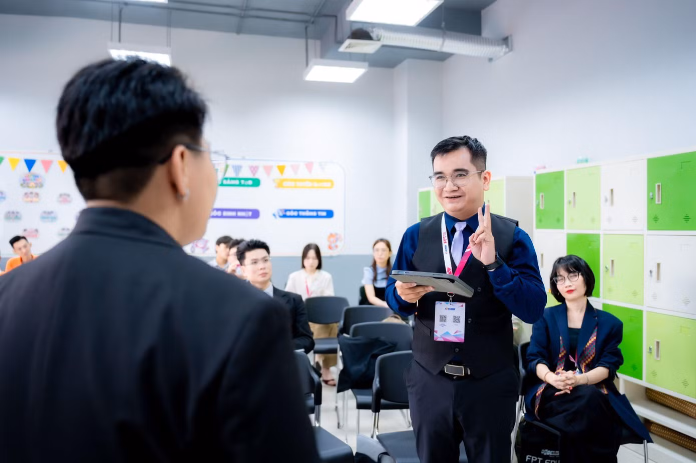 Tại diễn đàn, báo cáo viên và người tham dự có thể tự do trao đổi về chủ đề cùng quan tâm