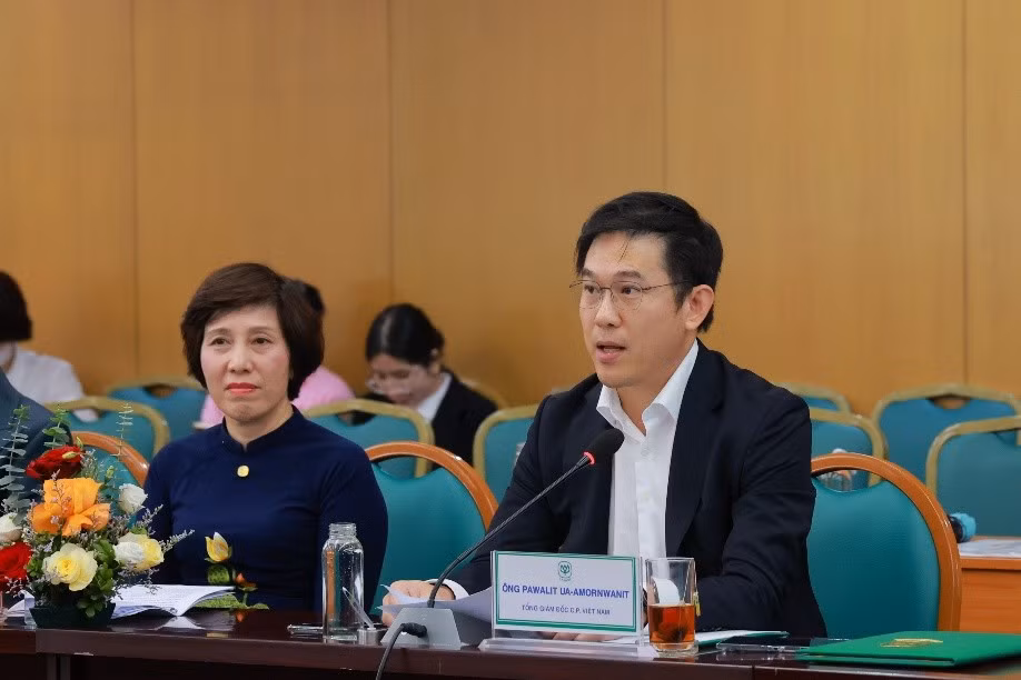 Ông Pawalit Ua-amornwanit, Tổng Giám đốc Công ty Cổ phần Chăn nuôi C.P. Việt Nam phát biểu tại Lễ ký kết Biên bản ghi nhớ hợp tác với Bệnh viện Bạch Mai. Ảnh: C.P. Việt Nam