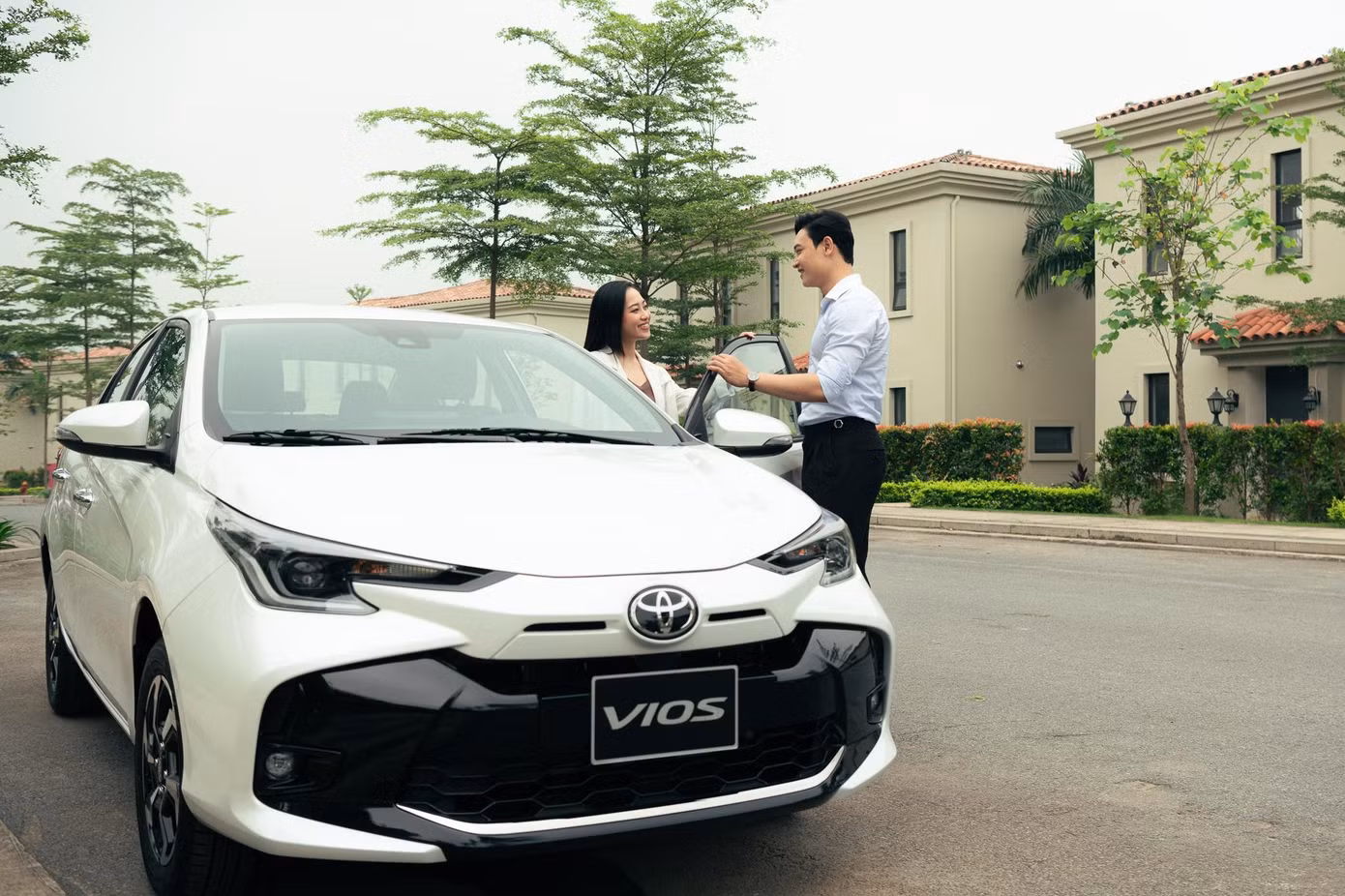 Khách hàng mua Vios được giảm đến 54 triệu đồng và ưu đãi lãi suất vay cố định trong 12 tháng đầu.