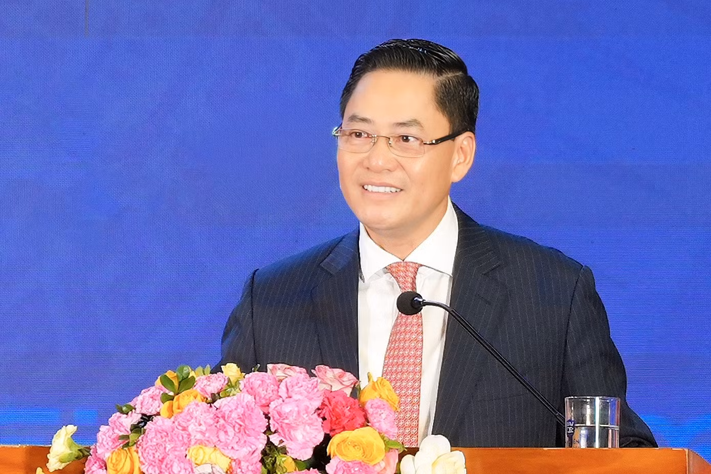 PGS.TS Bùi Hữu Toàn, Giám đốc Học viện Ngân hàng phát biểu tại lễ khai giảng. Ảnh: HVNN