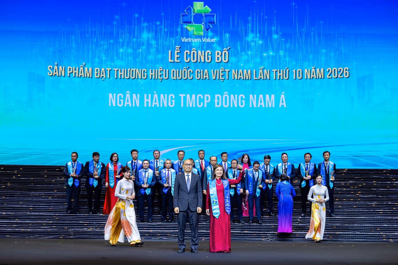 seabank-lan-thu-4-lien-tiep-duoc-vinh-danh-thuong-hieu-quoc-gia-viet-nam.jpg