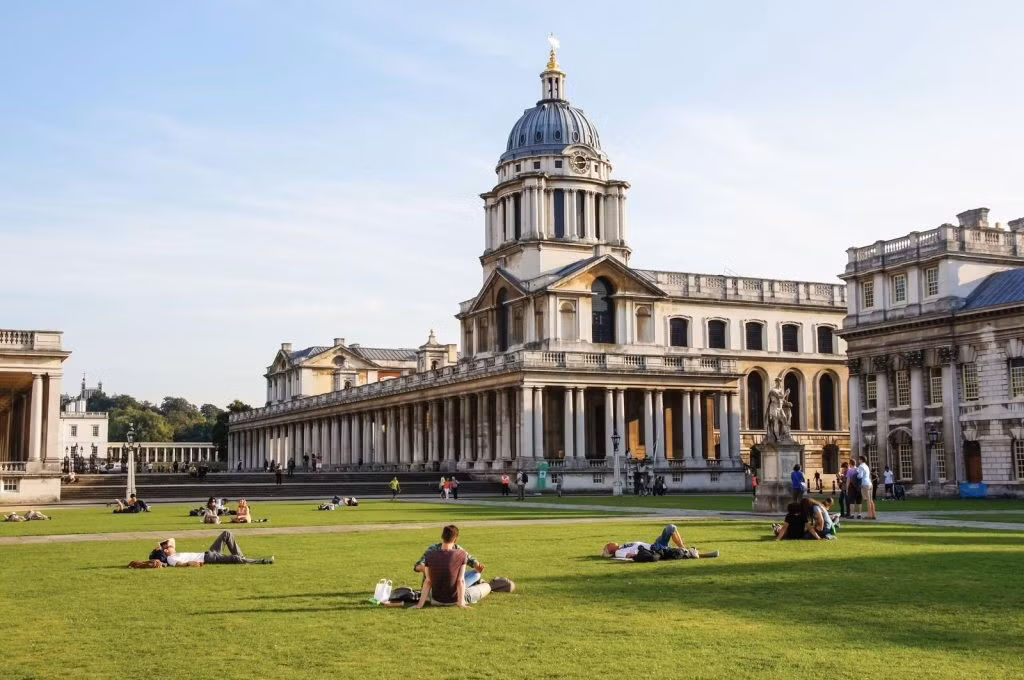 Đại học Greenwich chú trọng phát triển chương trình đào tạo gắn với hoạt động nghiên cứu và thực tiễn chuyên ngành.