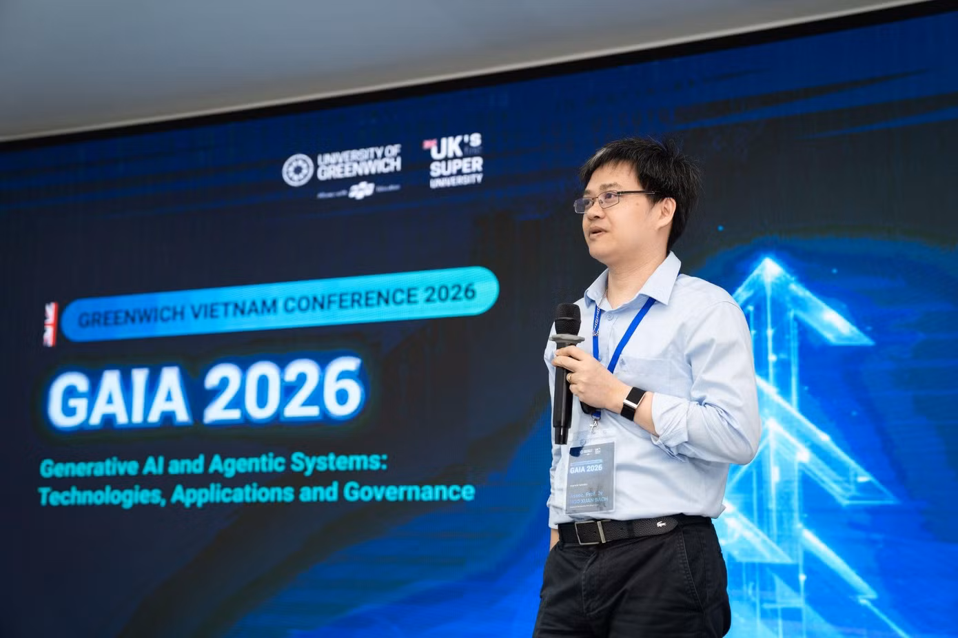 PGS. TS. Ngô Xuân Bách chia sẻ những góc nhìn chuyên sâu về trí tuệ nhân tạo tại hội thảo GAIA 2026.