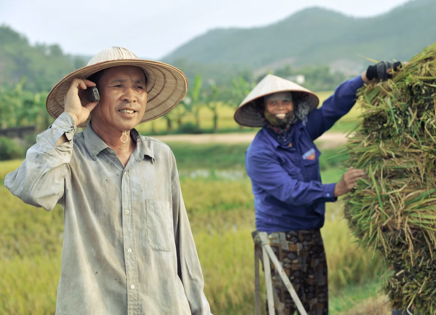 su-xuat-hien-cua-viettel-voi-song-2g-giup-song-di-dong-toi-voi-khu-vuc-nong-thon.jpg