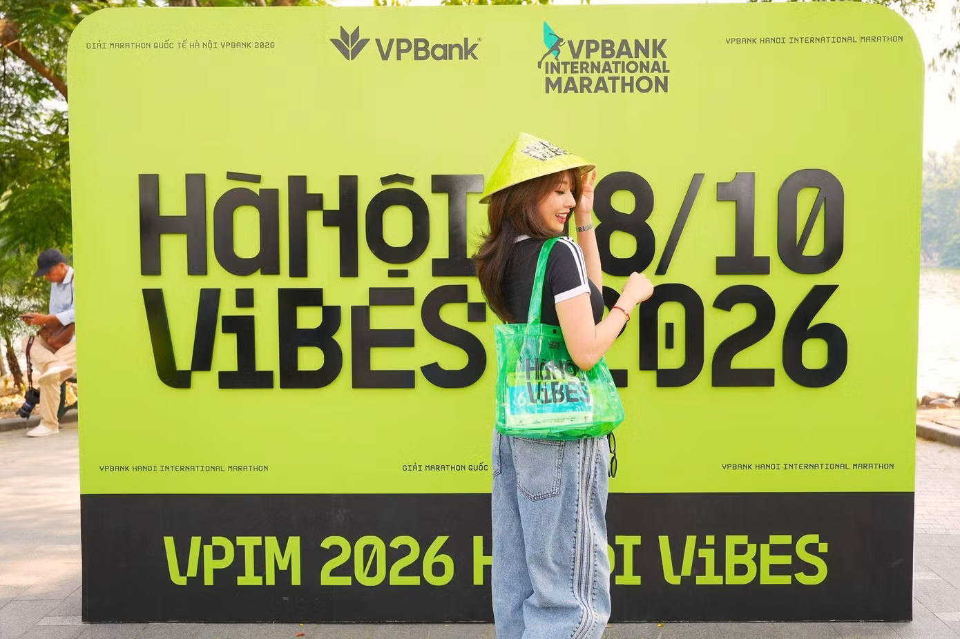 Túi đựng vật phẩm của VPIM 2026 trở thành món đồ thời trang được nhiều runner “săn đón”.
