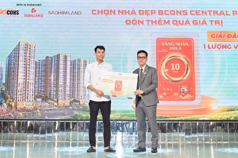 Khách hàng đăng ký tư vấn thành công đã may mắn nhận giải đặc biệt trị giá 1 lượng vàng