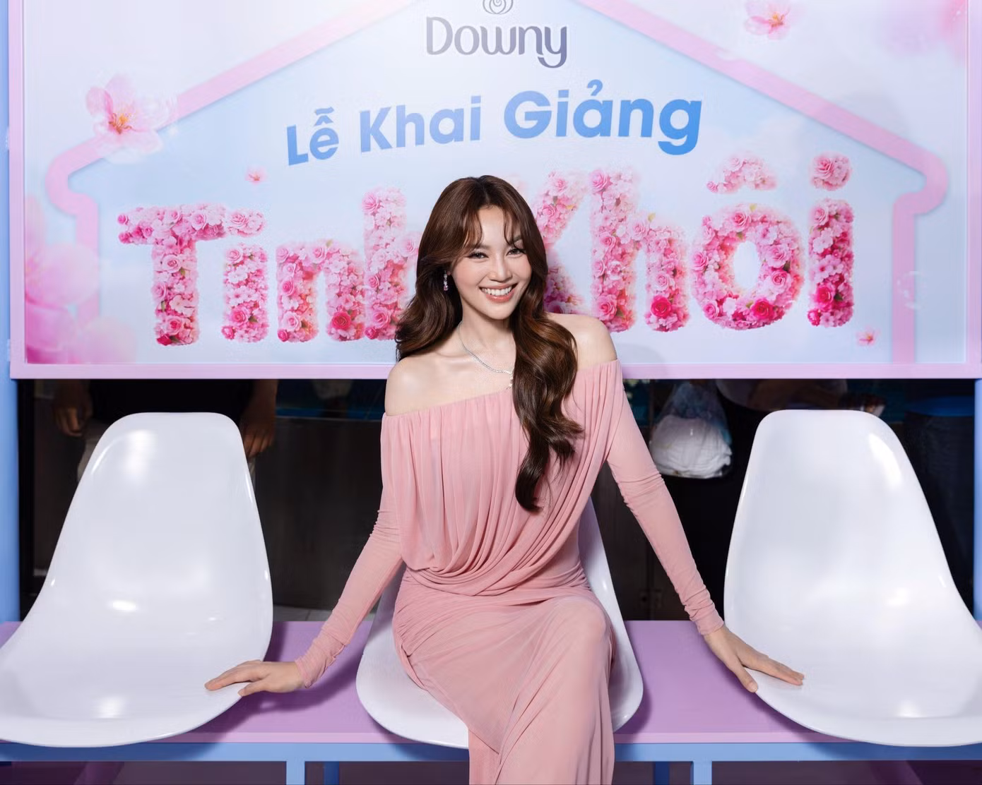 Đại sứ “Tinh Khôi” Ninh Dương Lan Ngọc đứng lớp lễ khai giảng Tinh Khôi