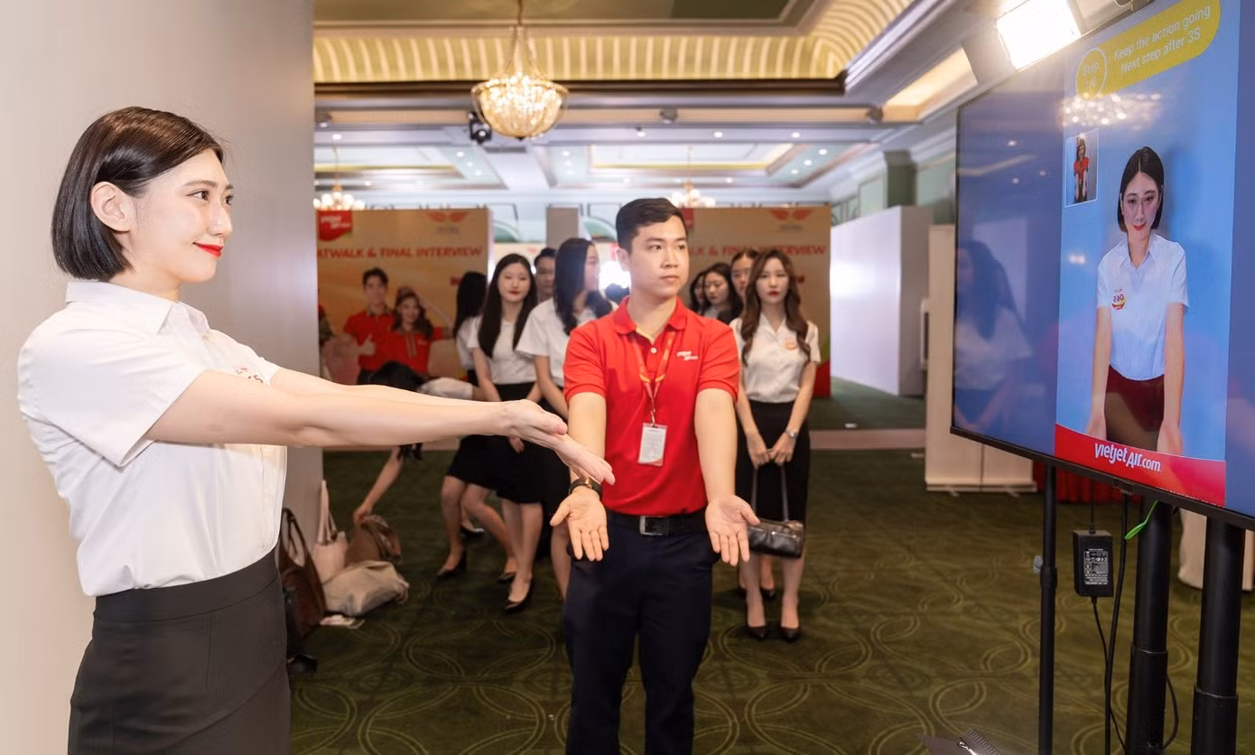 Các ứng viên trải qua nhiều vòng tuyển chọn trước khi chính thức trở thành học viên